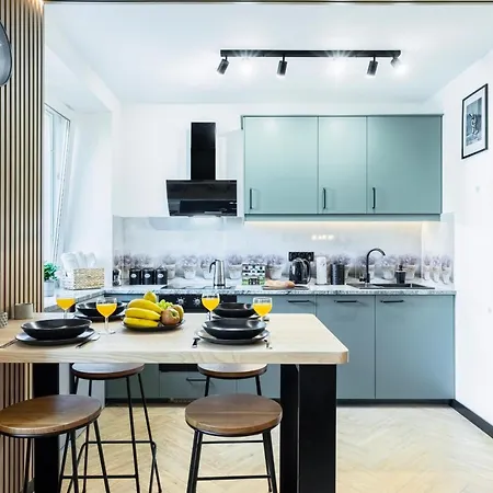 Pilsudskiego 84a - 300 Metrow Od Dworca Pkp Βρότσλαβ